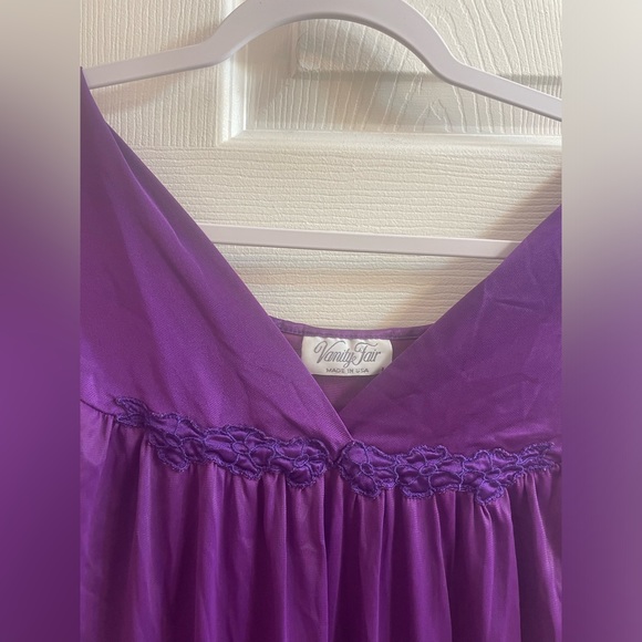 Vintage Vanity Fair Slip - Picture 4 of 4